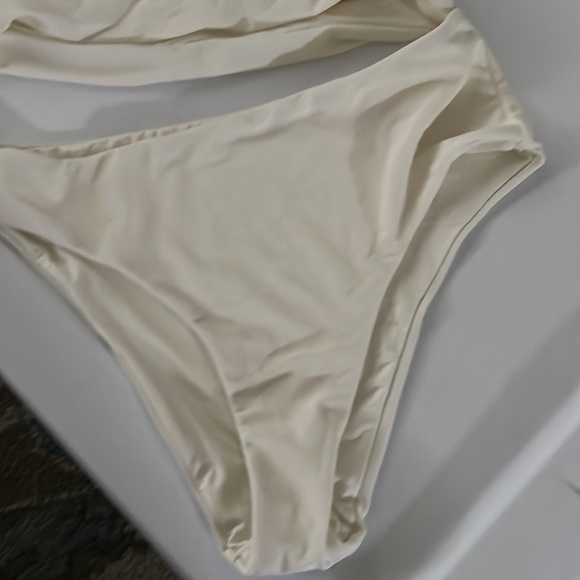 Dev Windsor bathing suit - Picture 3 of 5